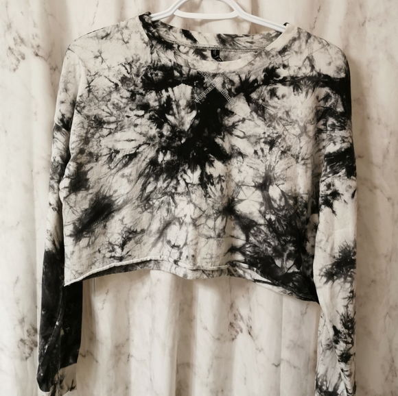 Zaful Crop Top and Short Set - Picture 3 of 7